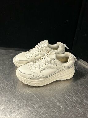 Ugg Sneakers Size 10 Women